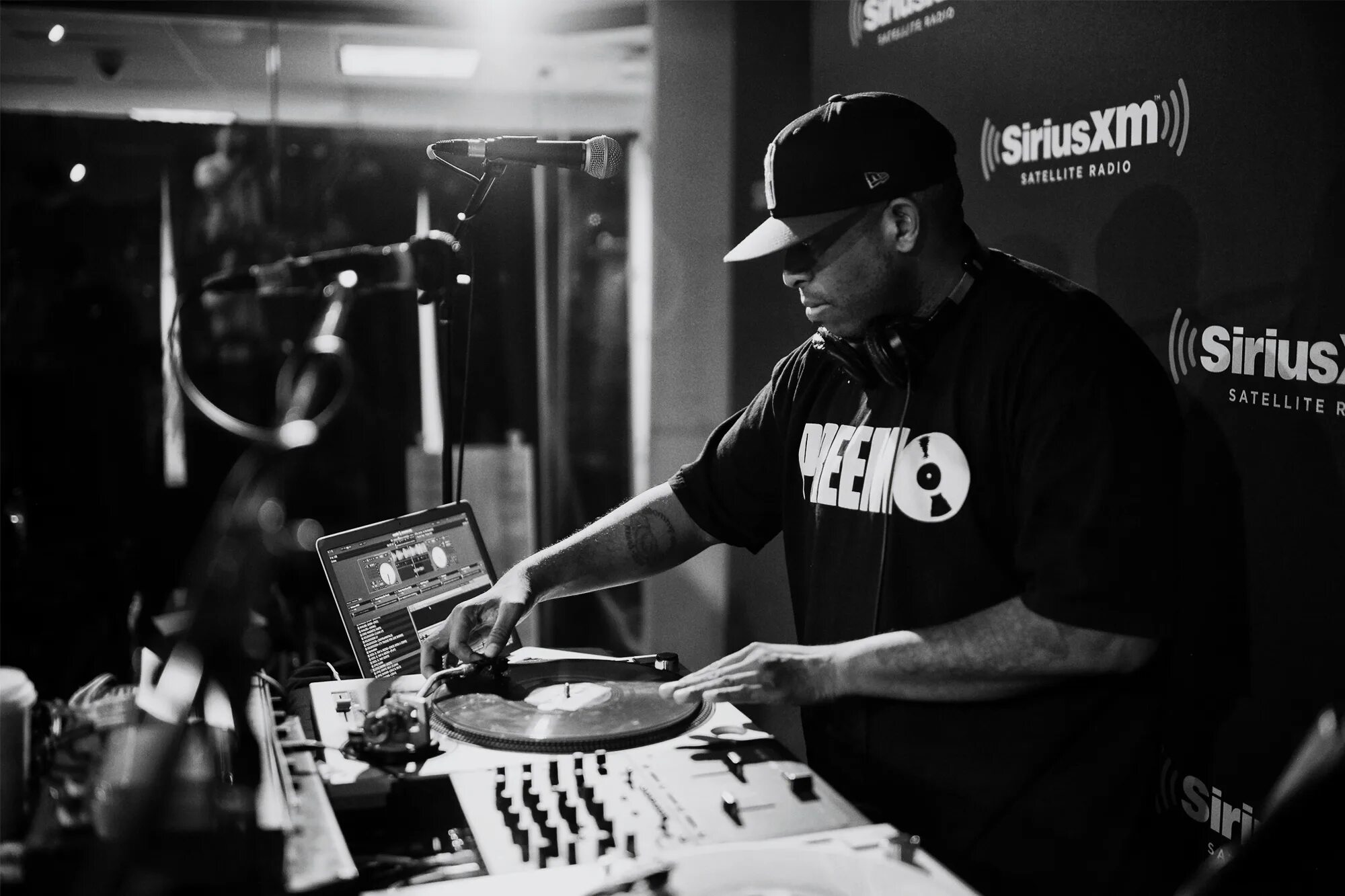 DJ Premiere. J Dilla DJ Premier. Хип хоп диджей. Хип хоп иджей. Дж базу