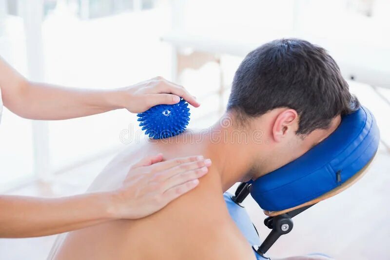 Шарики для массажа. Massage Ball спина. Шарики для массажа спины. Штука с шариком для массажа мануальная.