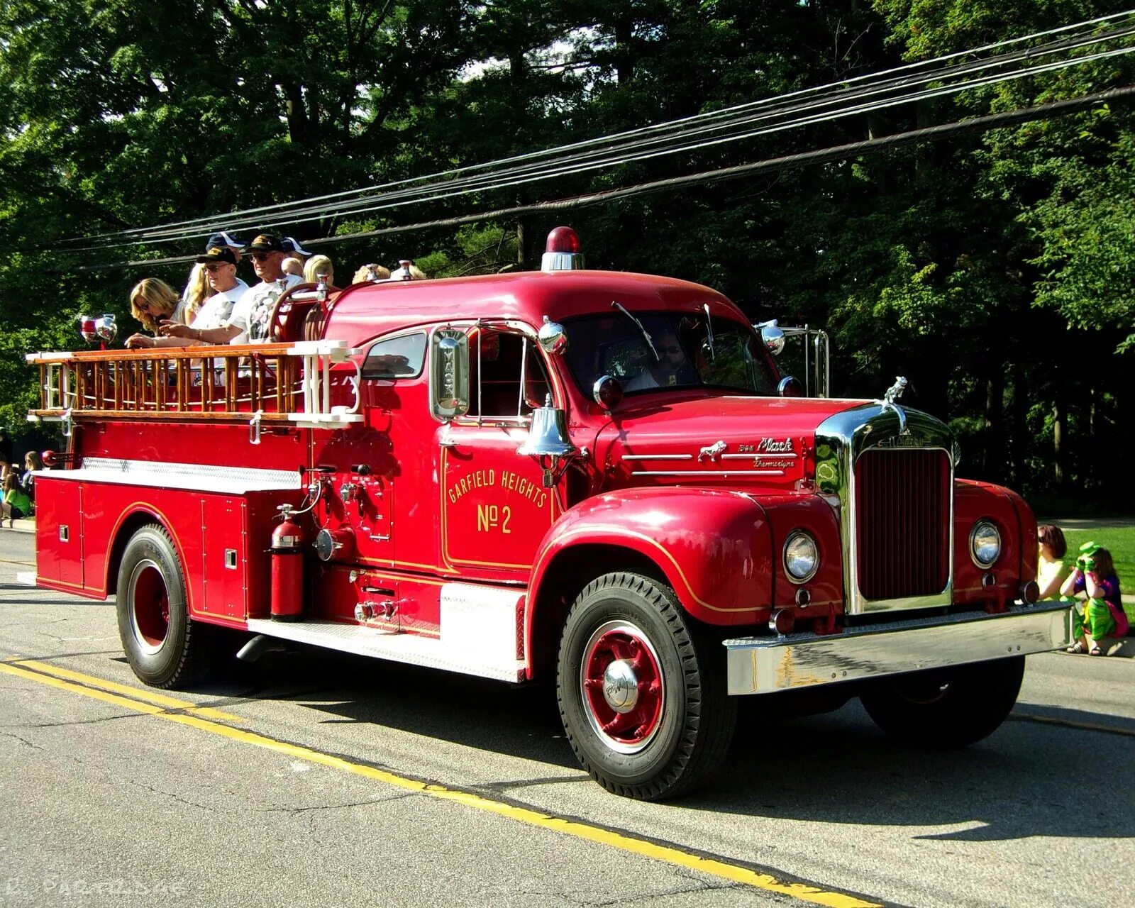 Пожарная машина Mack. Пожарная машина Макк ЦФ 1960. Пожарная машина ретро. Пожарный грузовик
