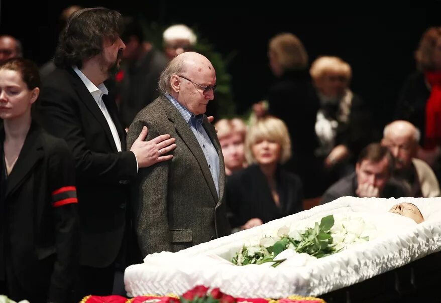 церемония прощания с борисом клюевым. прощание соломин. прощание с виталием соломиным. в москве простились с юрием яковлевым. троекуровское кладбище зал прощаний.