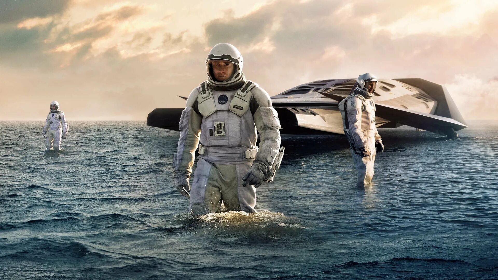 Фантастика про океан. Мэттью Макконахи Interstellar. Купер Интерстеллар. Кристофер Нолан Интерстеллар. Метью Макконахи Интерстеллар.