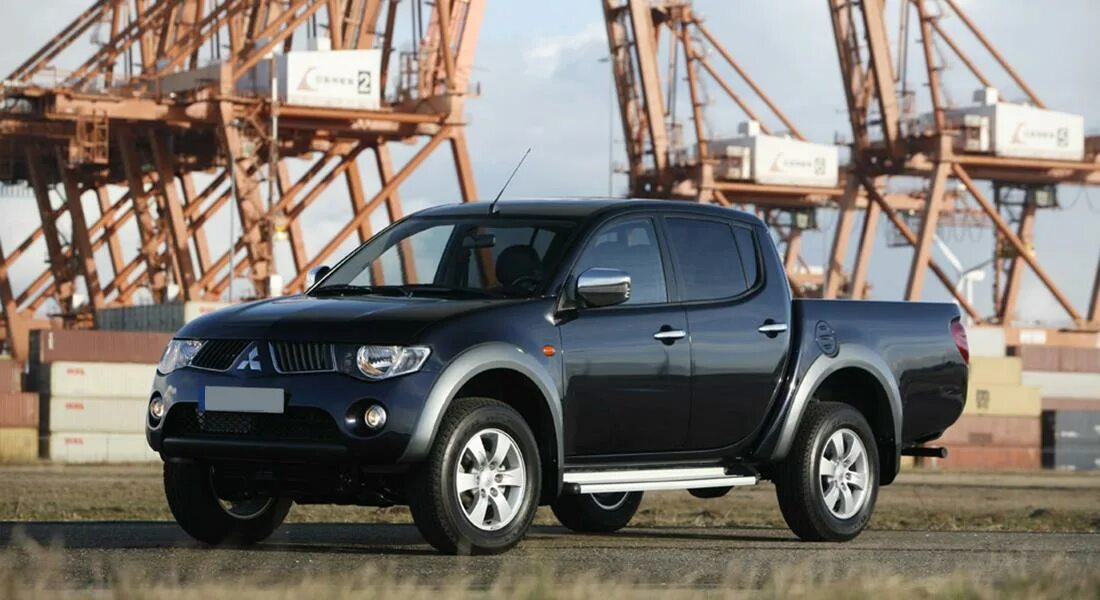 L200 бензин. Машина мицубиси l200. mitsubishi l200 2025. mitsubishi l200 long. пикап митсубиси л200.