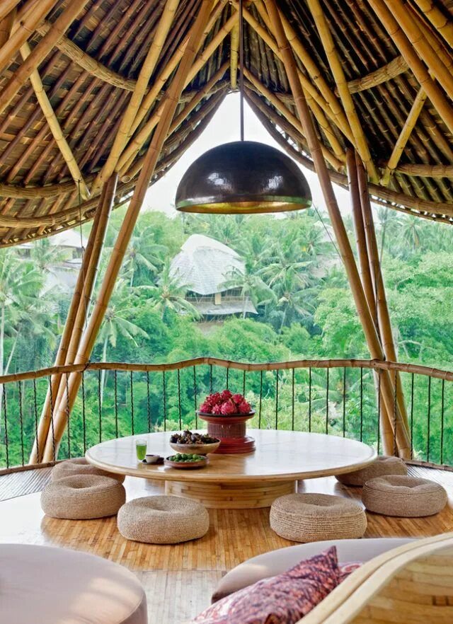 Маленькое бали. Бамбуковый дом на Бали. Грин Вилладж Бали. Вилла из бамбука на Бали. Дома из бамбука на Бали.