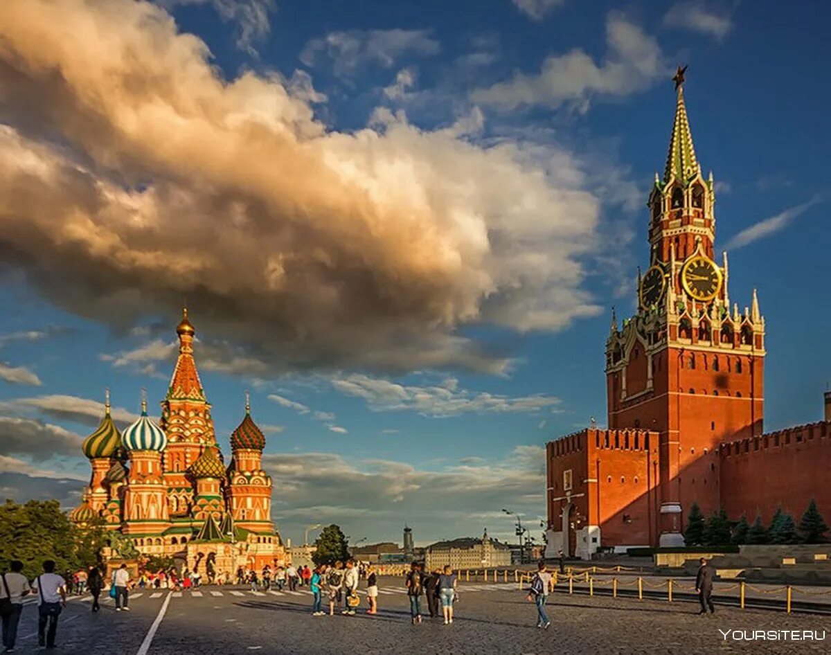 Страна меньше москвы. Московский Кремль и красная площадь. Кремлевская площадь Москва. Кремль Москва. Россия Москва Кремль красная площадь.