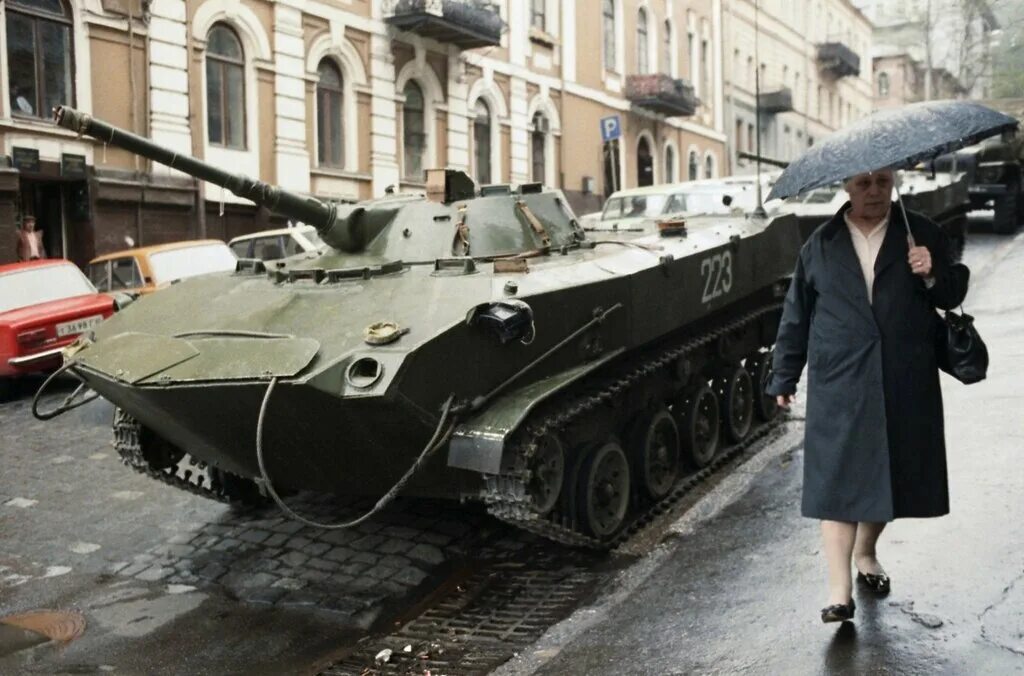 События 9 года. Тбилиси апрель 1989. грузия 9 апреля 1989 года. события в тбилиси 1989. тбилиси 8 апреля 1989.