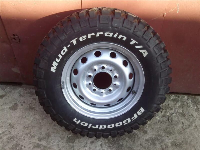 Резина на ниву 15 радиус купить. Гудрич на ниву r15. Резина BFGOODRICH 235 75 15 на ниву. 215/65 R16 Нива Goodrich k2. Резина BFGOODRICH r15 на Ниве.