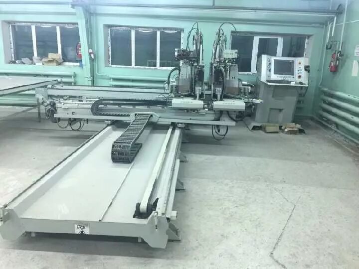 Yilmaz четырехголовочная сварочная машина с чпу для пвх окон и дверей. Станки для производства окон пвх. Оборудование для производства. Производственные станки. Паяльный станок yilmaz.