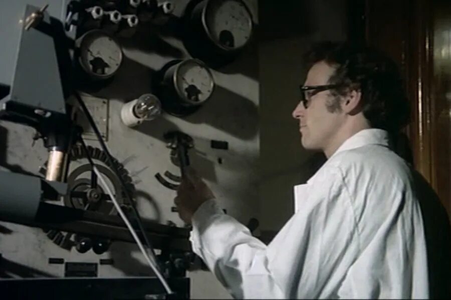 роберт земекис назад в будущее. наука в кинематографе. уилл смит искусственный интеллект. ты начало фильм. полная иллюминация фильм.