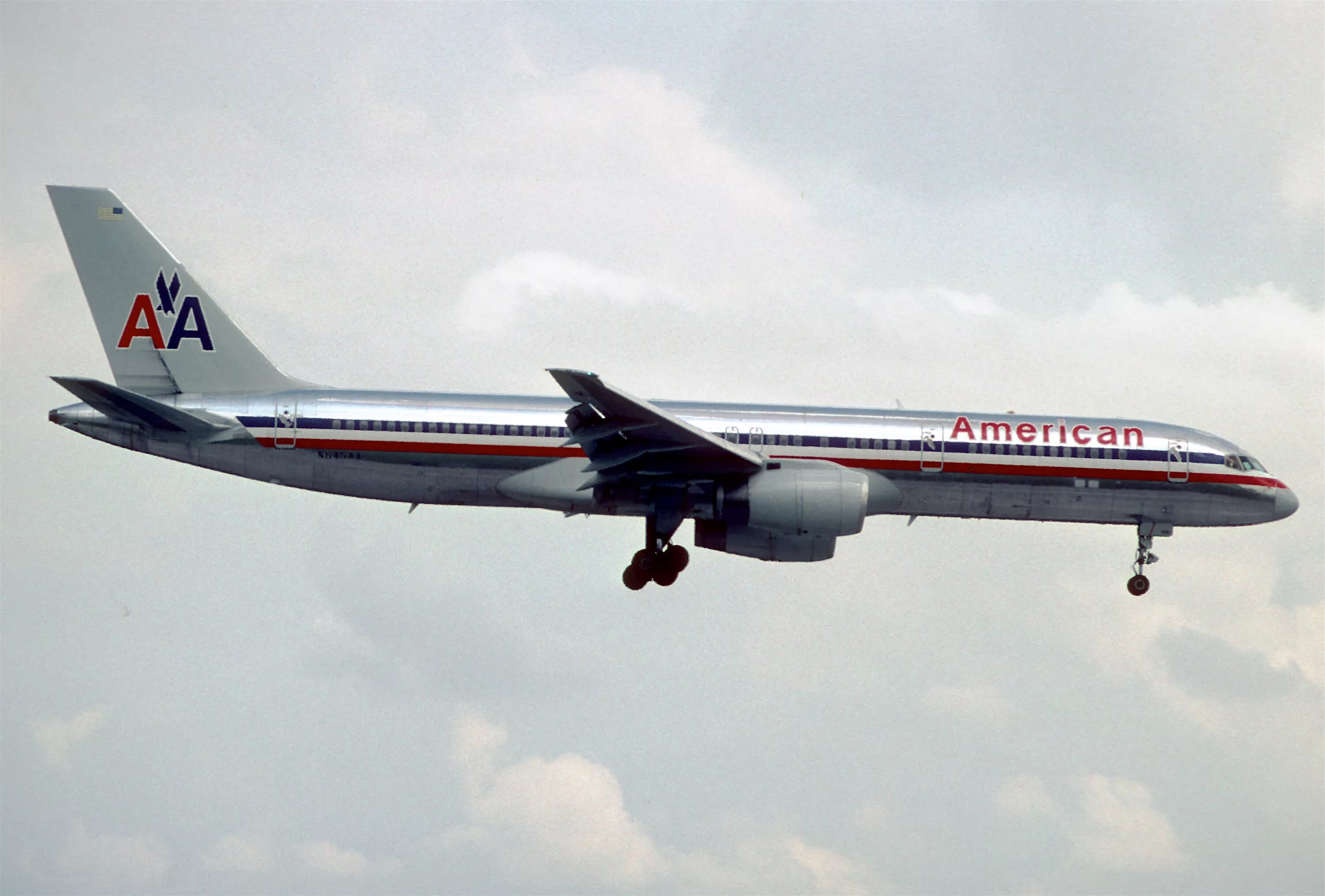 Рейс american airlines. Боинг 757 Американ Эйрлайнс. Рейс 77 Американ Эйрлайнс. Боинг 757 Американ Эйрлайнс рейс 77. Boeing 757-200 United.