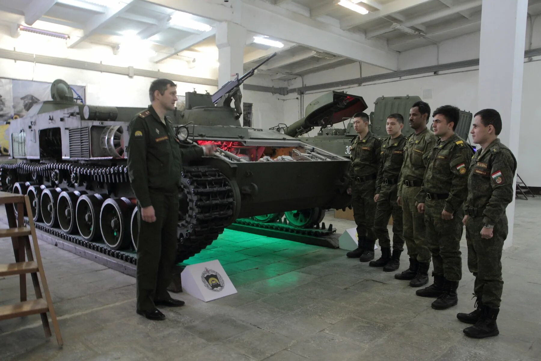 Военно инженерный сайт. Тюменское военно-инженерное училище. Тюменское высшее военно-инженерное командное училище. Тюмень инженерное военное училище. ТВВИКУ Тюменское высшее командное училище имени Прошлякова.