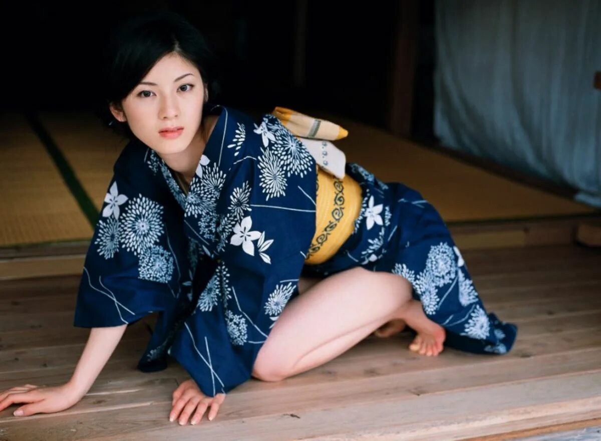 Takahiro hara. Saori hara фото. смех японский художник. хара япония. Hara японская актриса.