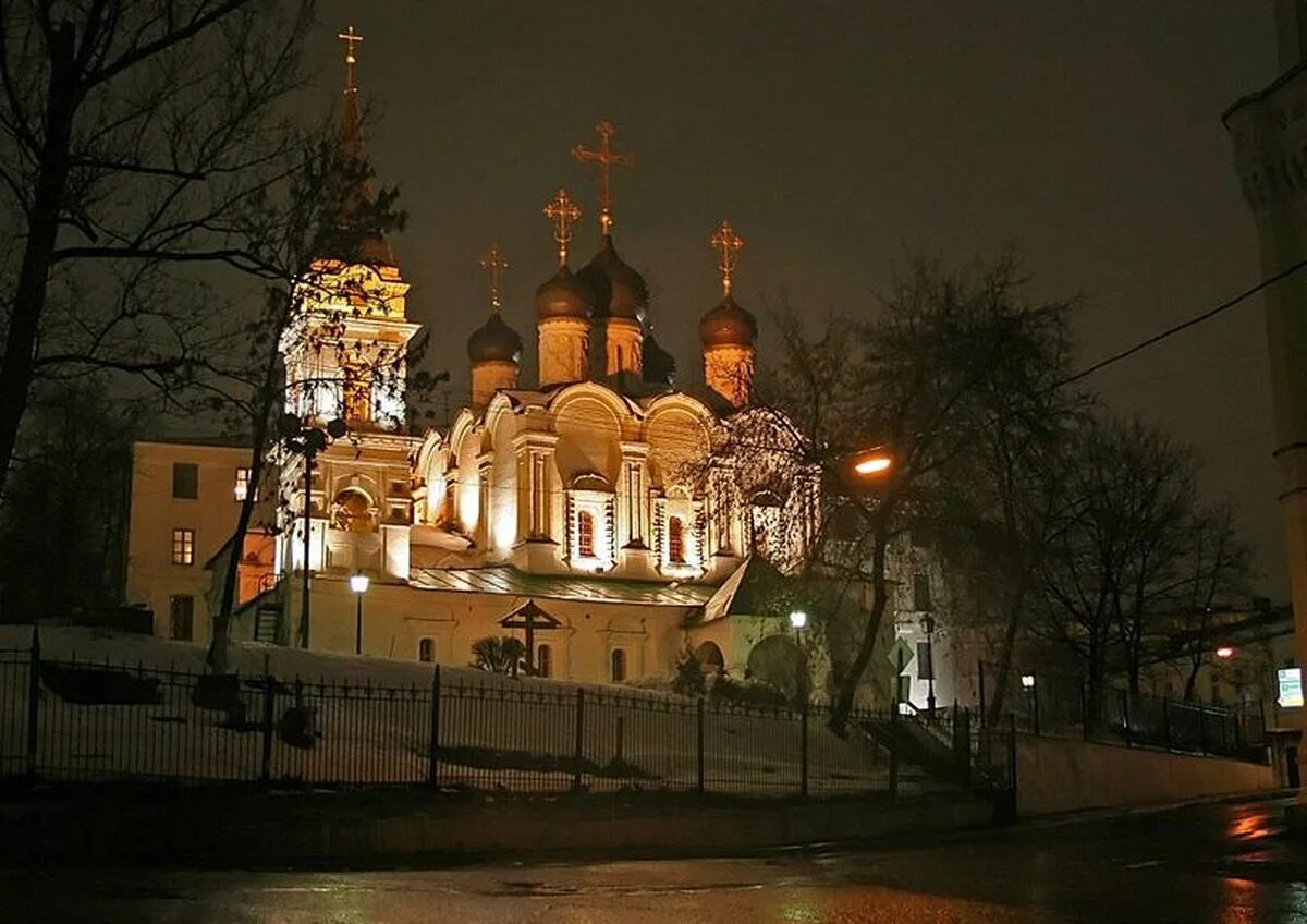 Храм владимира в старых садех. Церковь владимира равноапостольного москва. Церковь владимира равноапостольного москва. Церковь святого князя владимира москва. Храм князя владимира китай город.