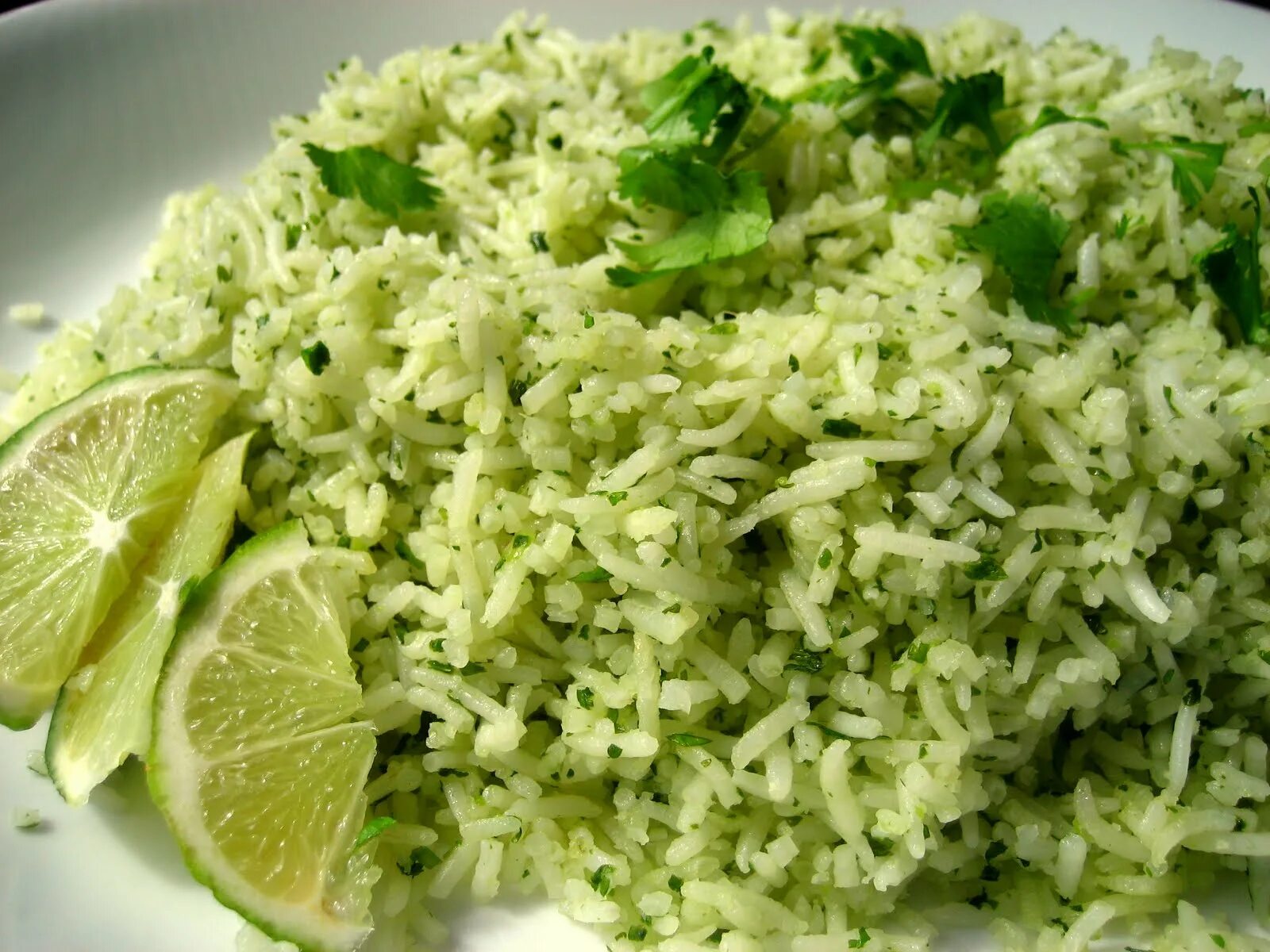 Кинза ланч. Зеленый рис с кинзой. Рис с базиликом и кинзой. Как украсить рис кинзой.