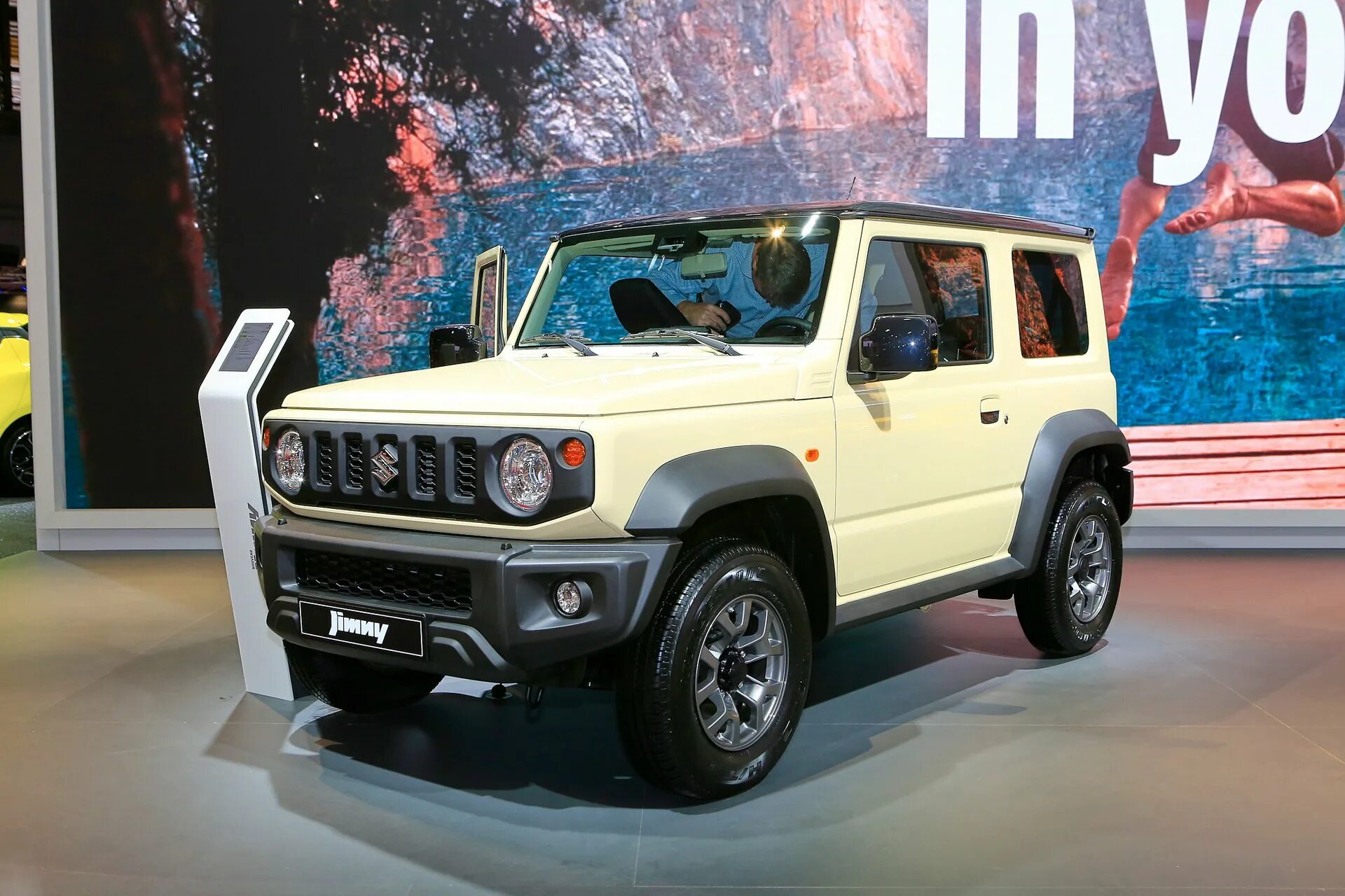 Suzuki jimny 2018 2025. Suzuki jimny новый. судзуки джимни новый. suzuki jimny 2019 бежевый. сузуки джимни 2025 белый.