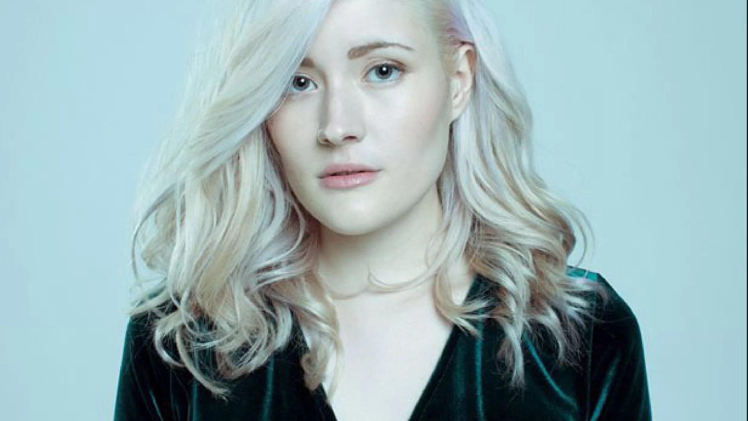 Juno model. Madeleine juno. мэделин вайт. мэделин уайт с белыми волосами. девушка с белыми волосами.