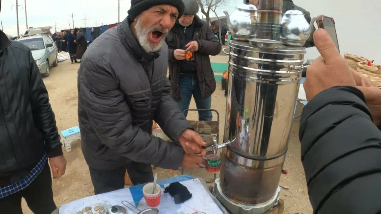 Работа манасе. Рынок манас в дагестане. рынок в манасе дагестан. блошиный рынок манас. скотный рынок в дагестане.