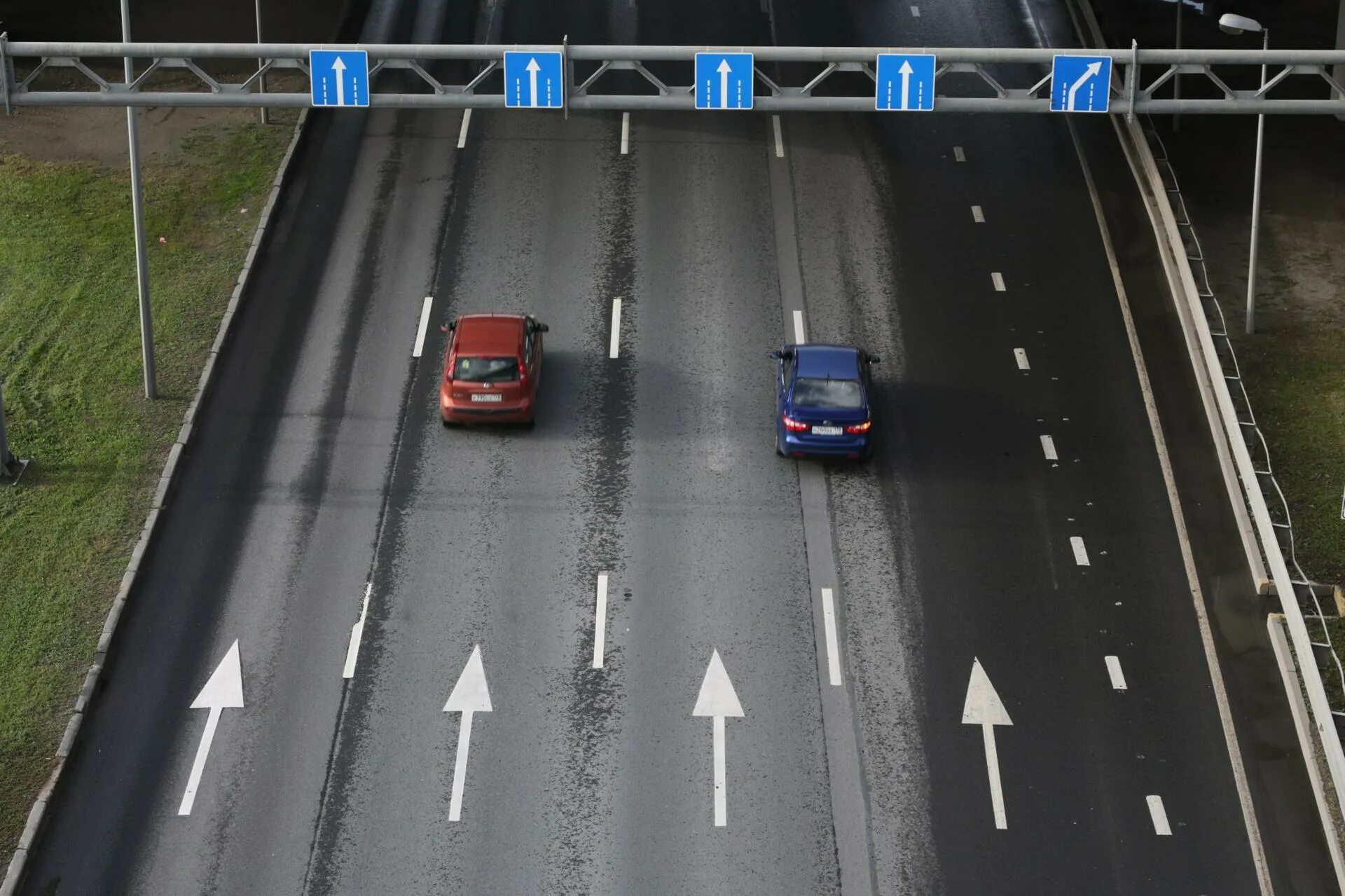 Количество полос 2. Полоса движения. полосы дорожного движения. число полос движения это. две полосы движения.