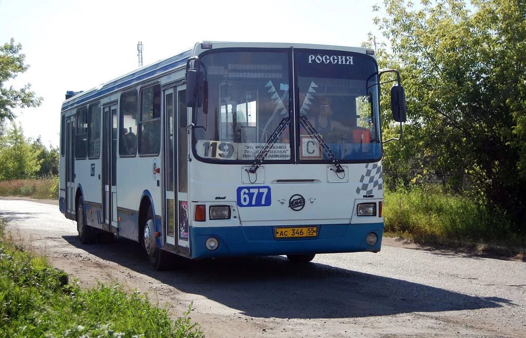 Осташков автобусы атп. Какой автобус едет в осташково. Паз-32051 бело-красный. Осташково омск. Автобус 13 осташково.