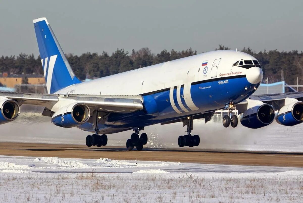 Фото 96. Ил 96 400. Ил-96-400м. Самолет ил 96. Ил-96 пассажирский самолёт.