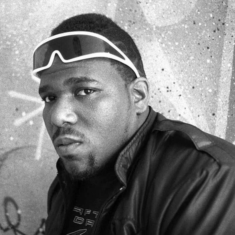 Afrika bambaataa. Бамбаатаа. Африка Бамбаатаа. DJ Африка Бамбаатаа. Afrika Bambaataa о хип-хоп.