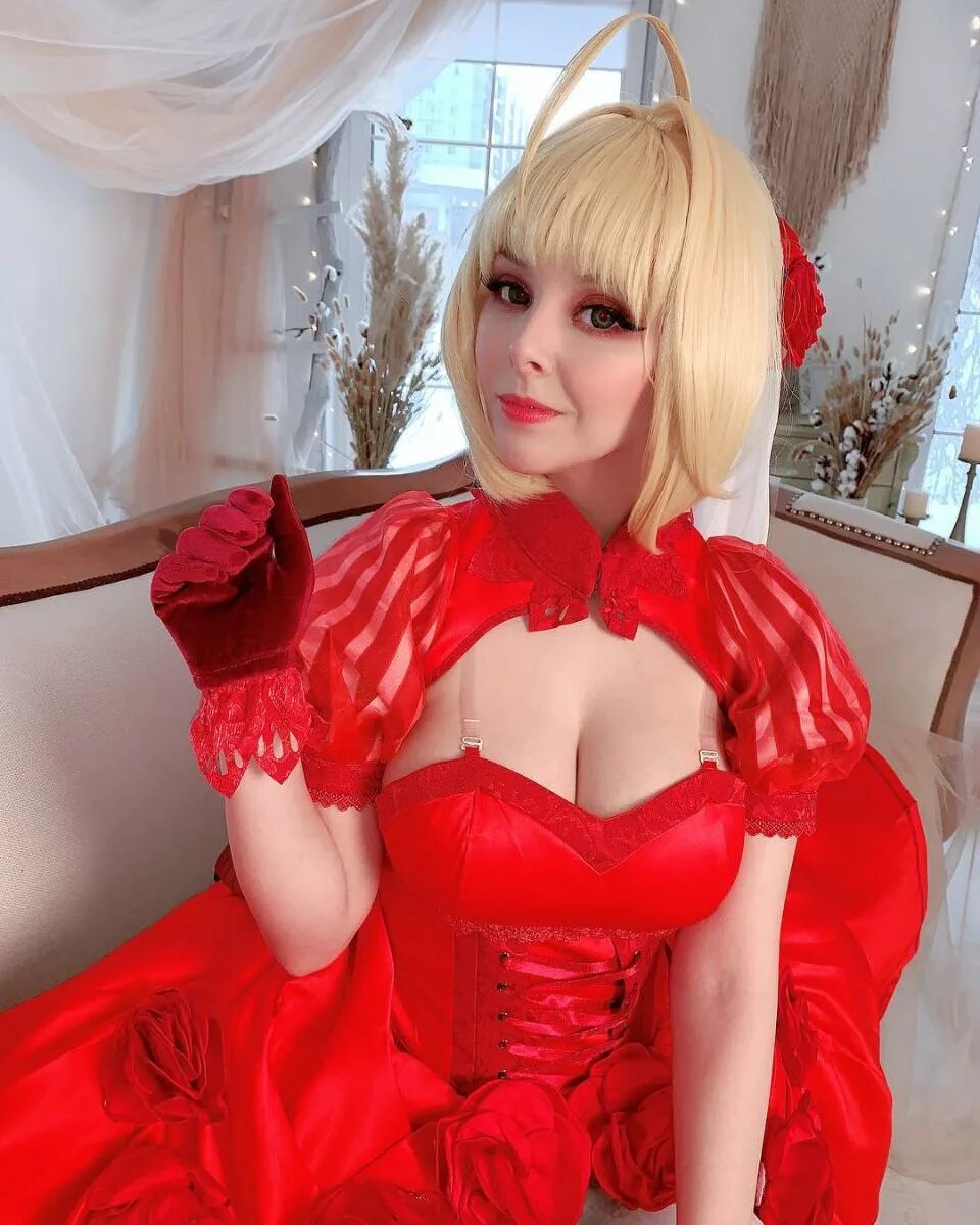 Valentine cosplay