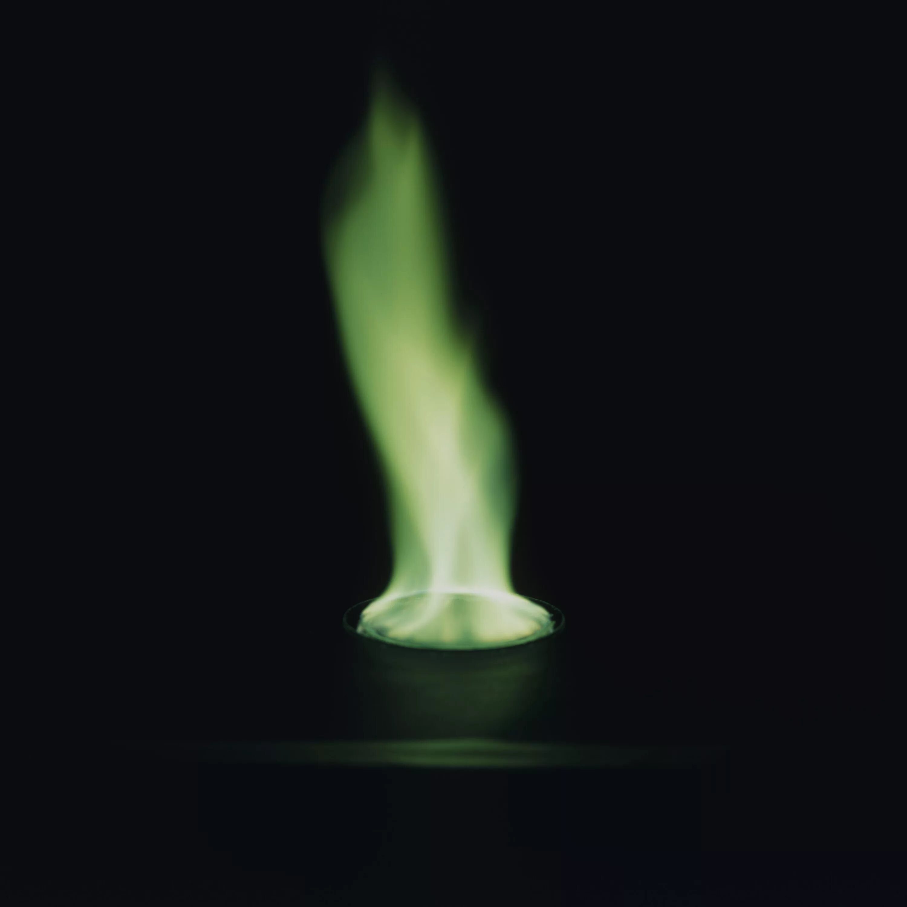 The green flame. Сульфат бария цвет пламени. Окрашивание пламени солями бария. Цвет ионов бария в пламени. Соли бария цвет пламени.