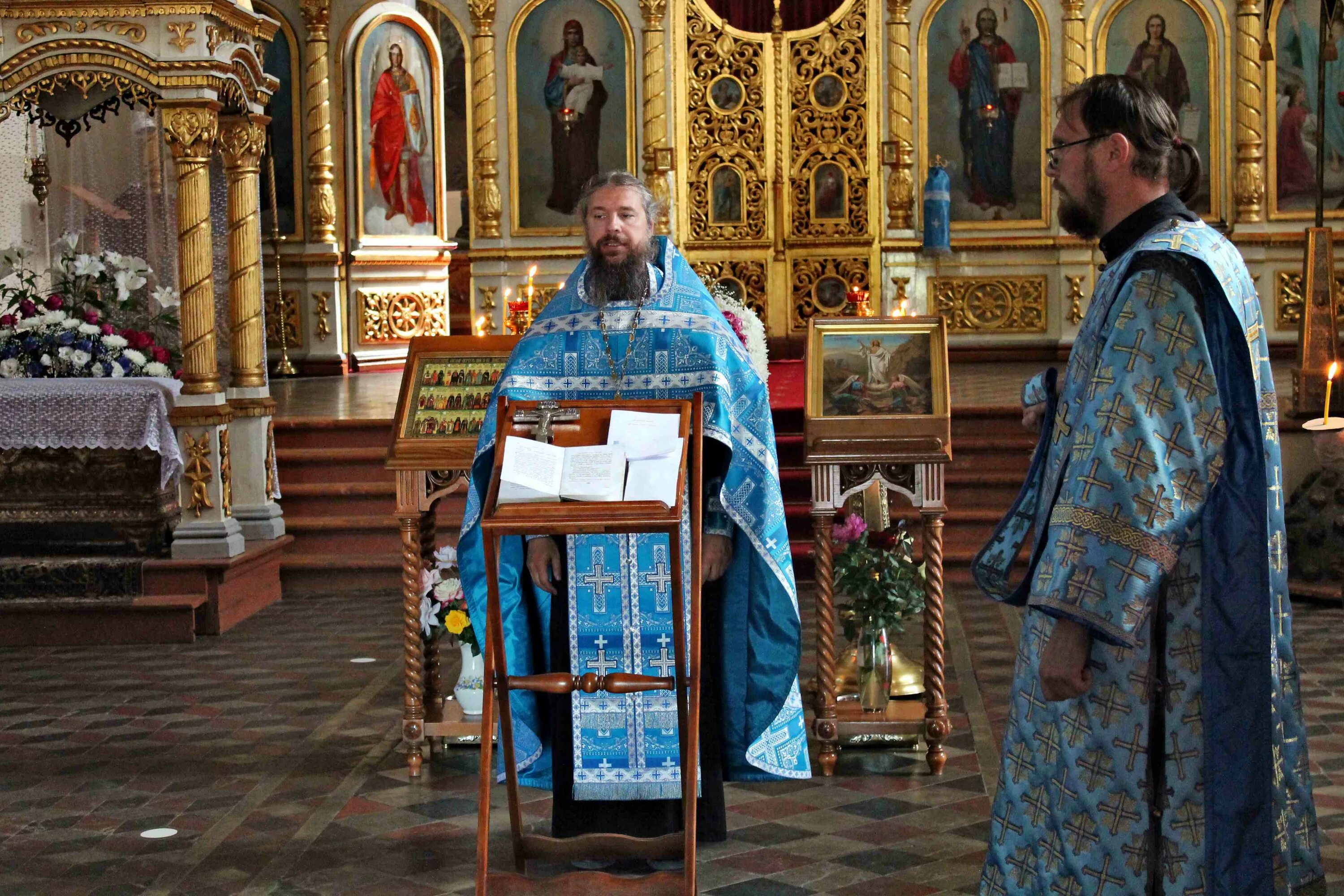настоятель воскресенского собора