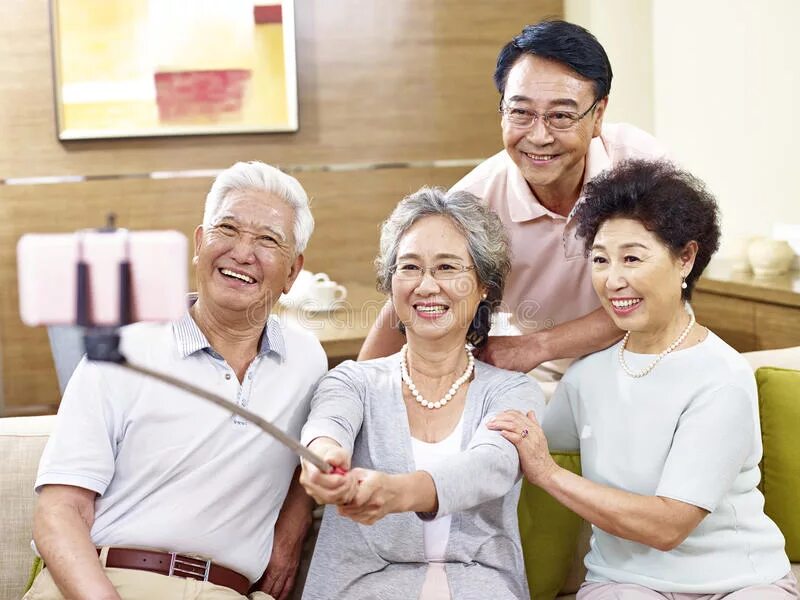 Пожилые азиаты. Пенсионеры азиаты. Пожилой Азиат. Модные пожилые азиаты. Счастливые азиатские старики.