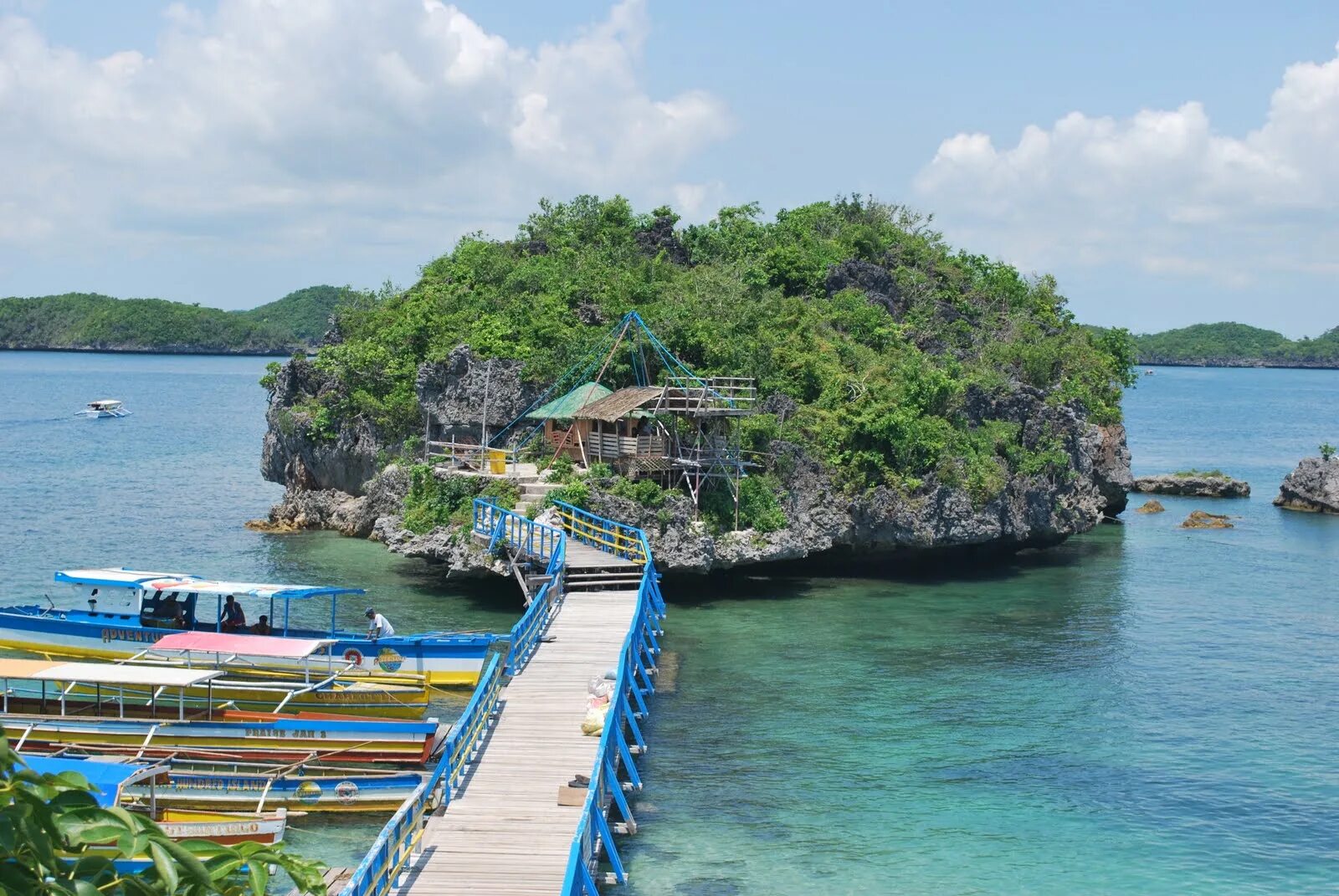 Spot island. Pangasinan Филиппины. Аламинос Филиппины. Филиппины остров маринлок. Остров Кагбалет Филиппины.