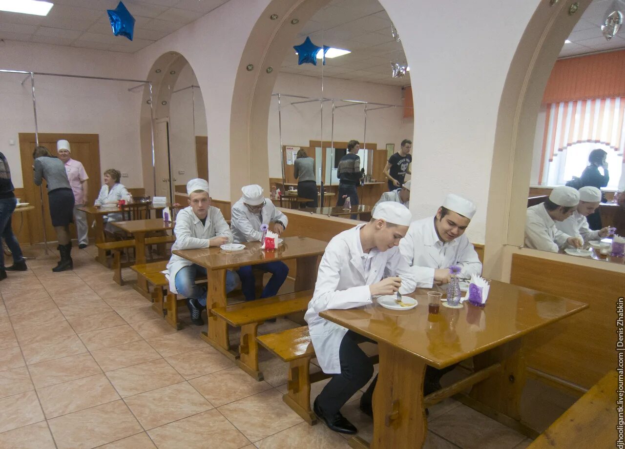 Медицинский колледж Энгельс. ЭМК колледж Энгельс. Колледж Святого Луки Энгельс. ЭМК Энгельсский медицинский колледж сайт.