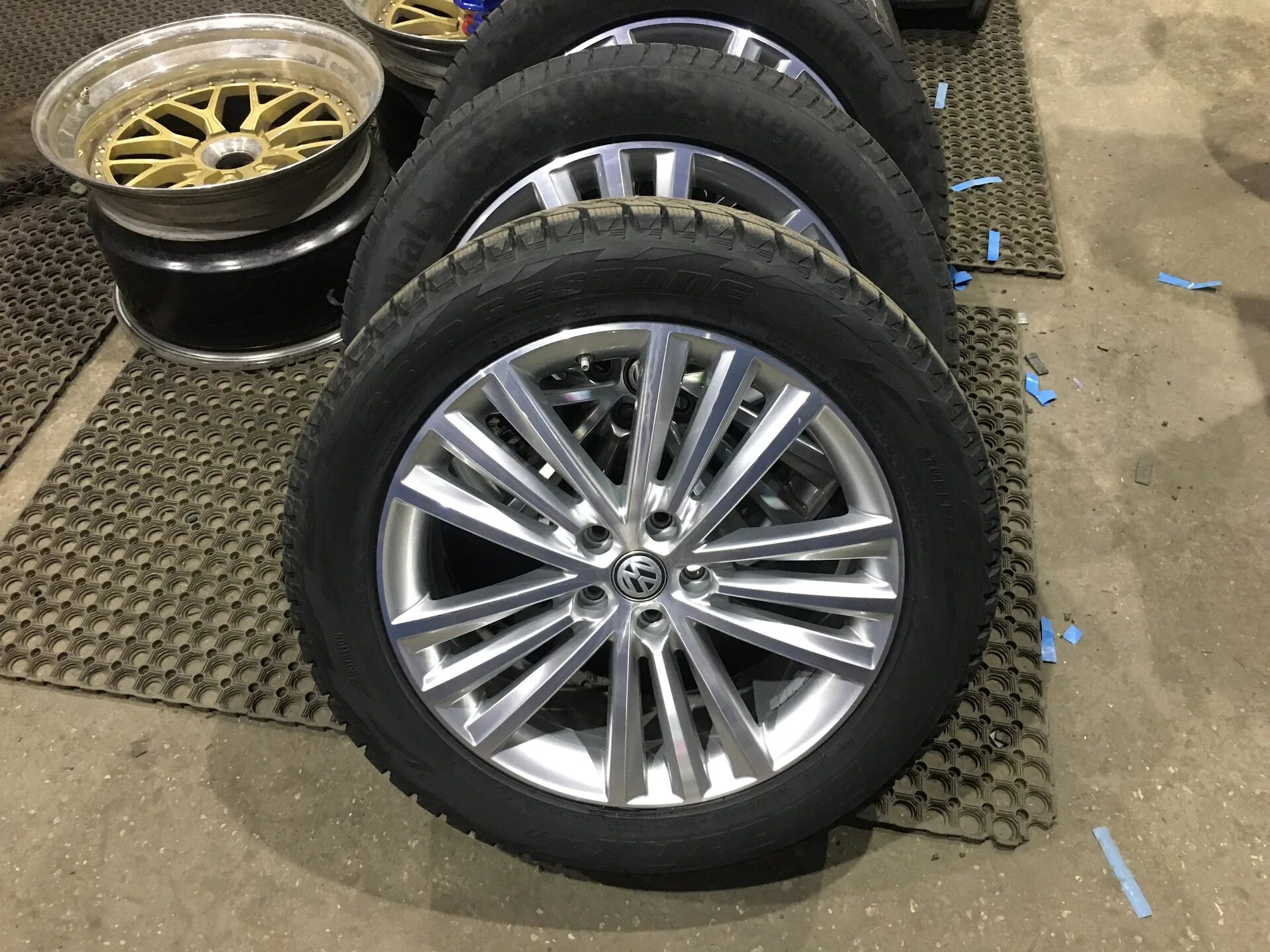 225/55 R19. 225 55 19 Тигуан. 225/55 R19 на диске Tiguan. Auriga r19. Купить шины r19 225 55