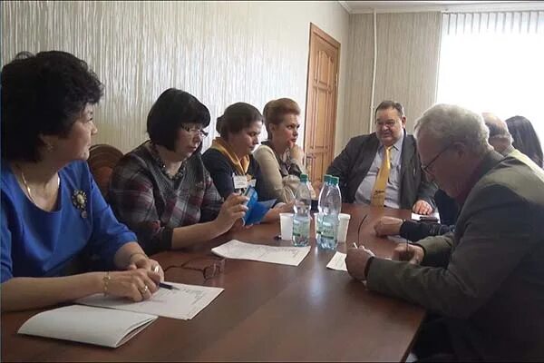 Фото сотрудников тобольского центра занятости. Тобольский центр занятости. Гау то цзн г. Биржа труда тобольск. Тобольский центр занятости.