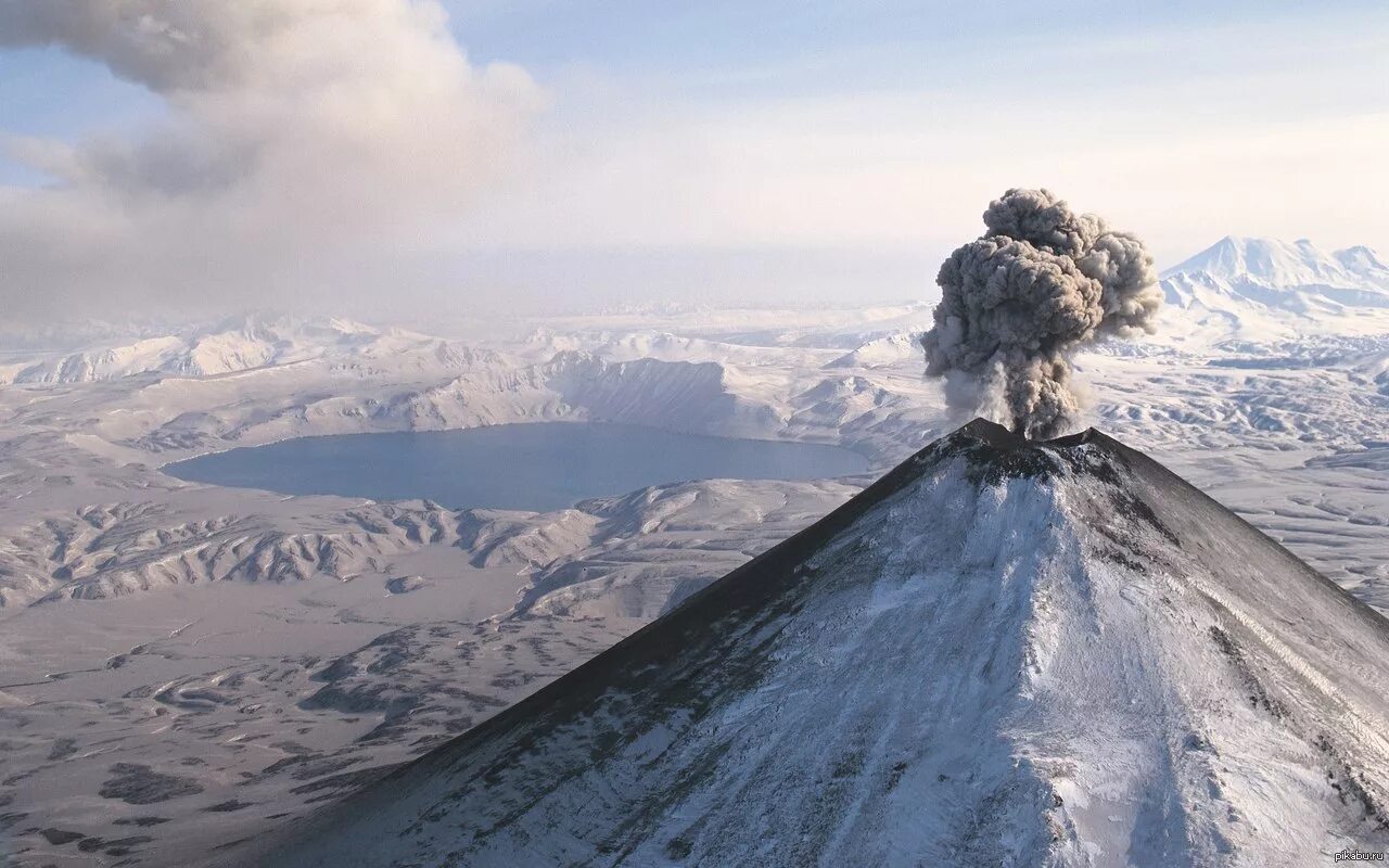 исландия гекла. картинка вулкана геклы в исландии. вулкан гекла извержение. горная система вулкана гекла. исландия гекла.