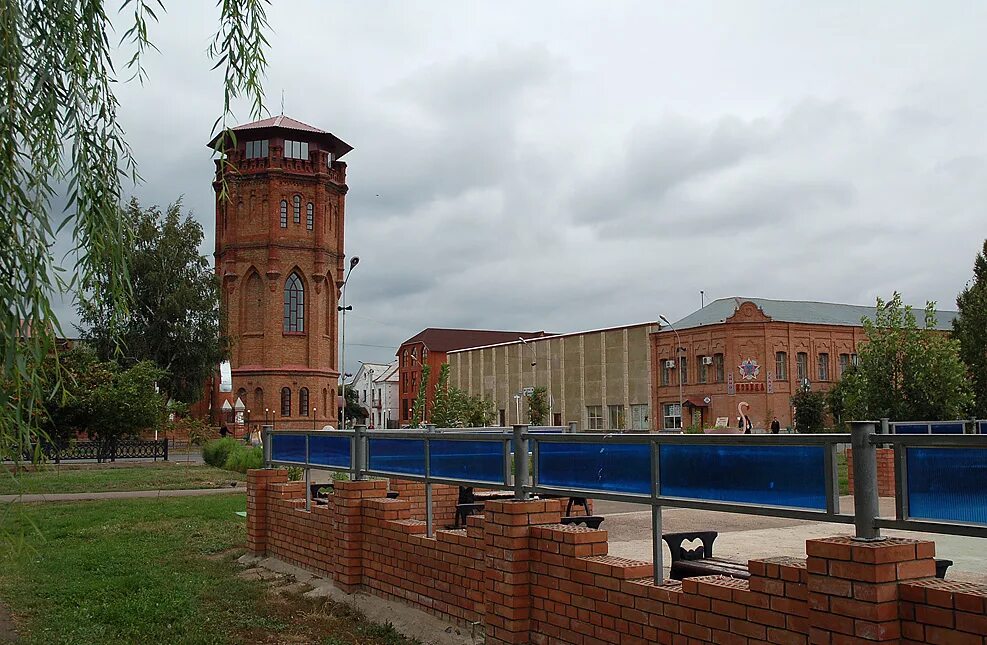 Водонапорная башня Бузулук. Бузулук Оренбургская область. Город Бузулук парк. Население город Бузулук Оренбургская область. Территория бузулука