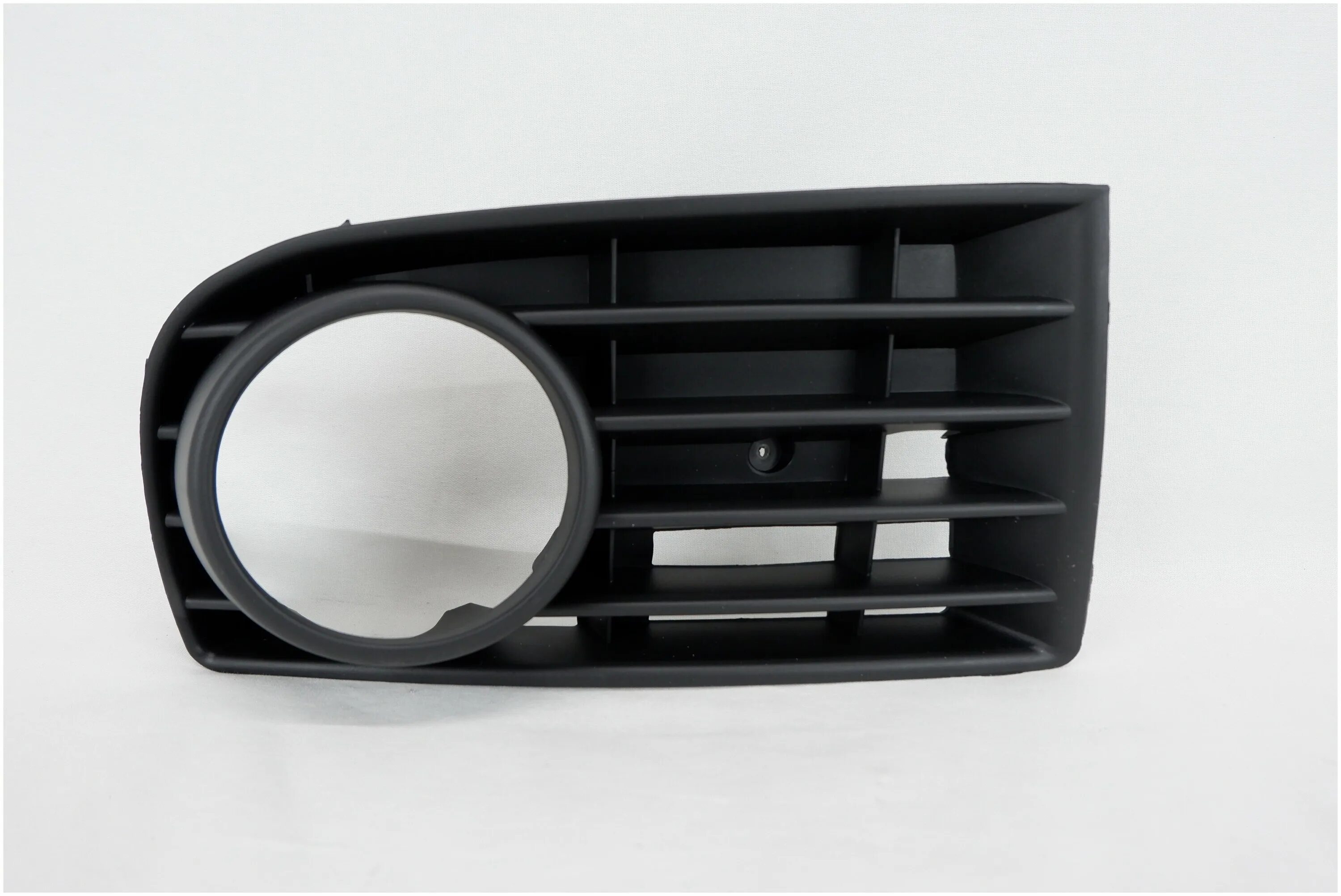 окантовка противотуманной фары хром e11. окантовка противотуманной фары. рамка птф левая датсун он до артикул. накладка птф qashqai j10. накладка для птф опель мокка 2014.