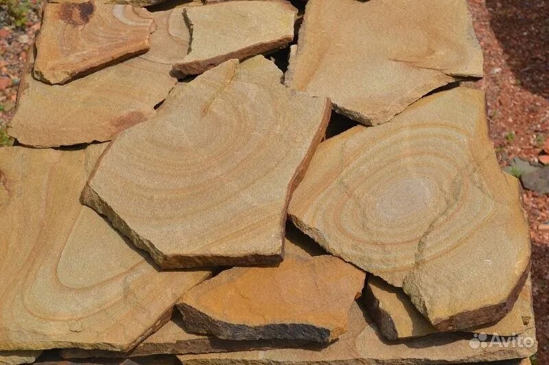 известняковый песчаник. мергель горная порода. песчаник кремнистый. окаменевший слоеный песчаник , камни, кубань. глины песчаники.