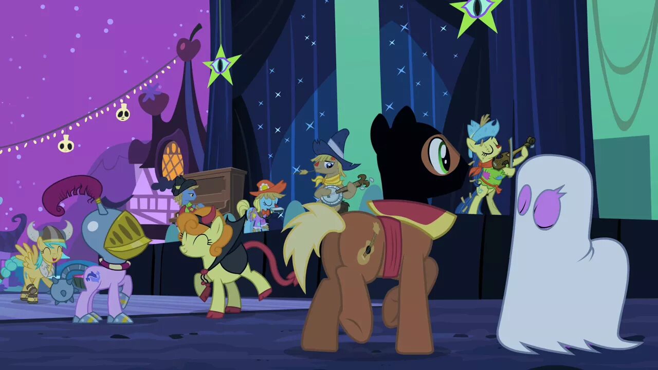 Night pony. My little Pony ночь кошмаров. МЛП ночь кошмаров. Май лит пони ночь кошмаров. Понивиль ночь кошмаров.