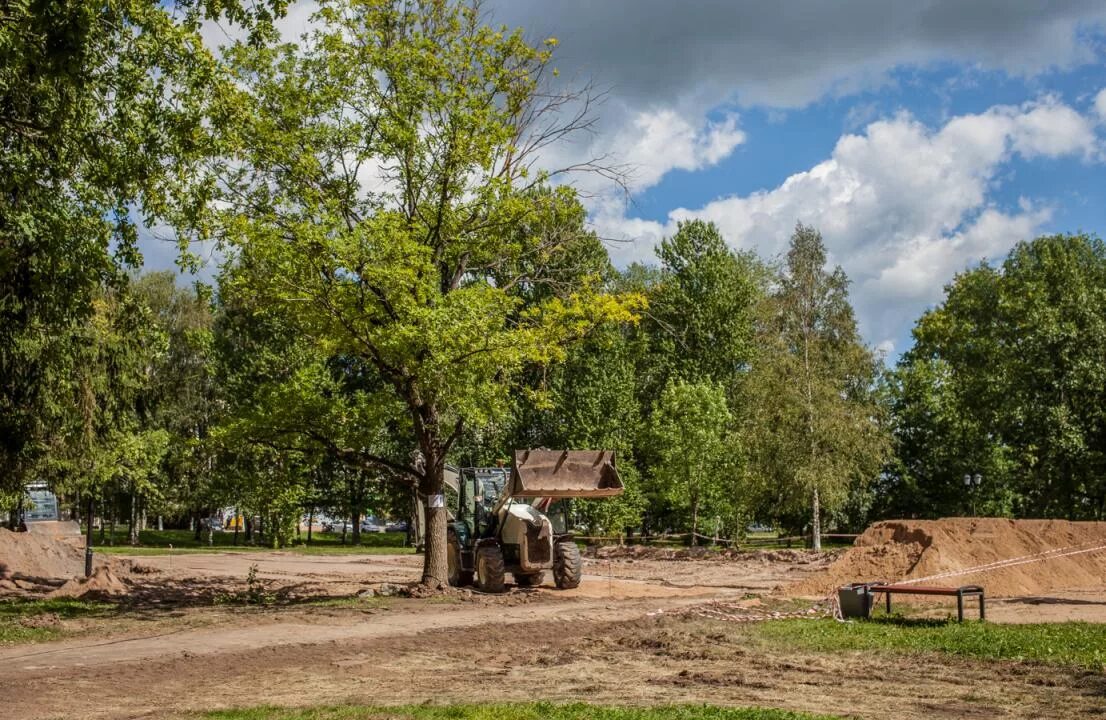 Верхний парк боровичи. Боровичи город парк. Боровичи сквер пушкина. Городской парк 30-летия октября боровичи. Боровичи парк.