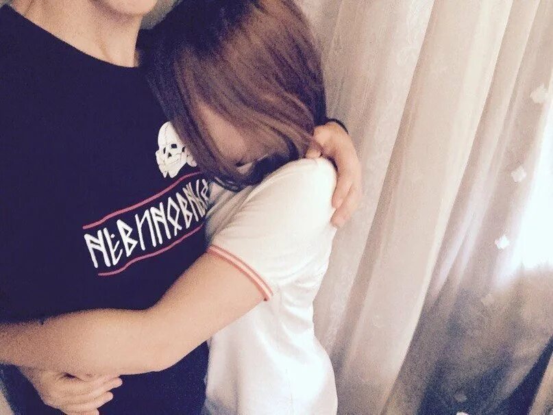 Девушка и сестра парня. Для пацанов девушки. парень и девушка 14 лет. парень с девушкой на аву. девушка с русыми волосами с парнем.