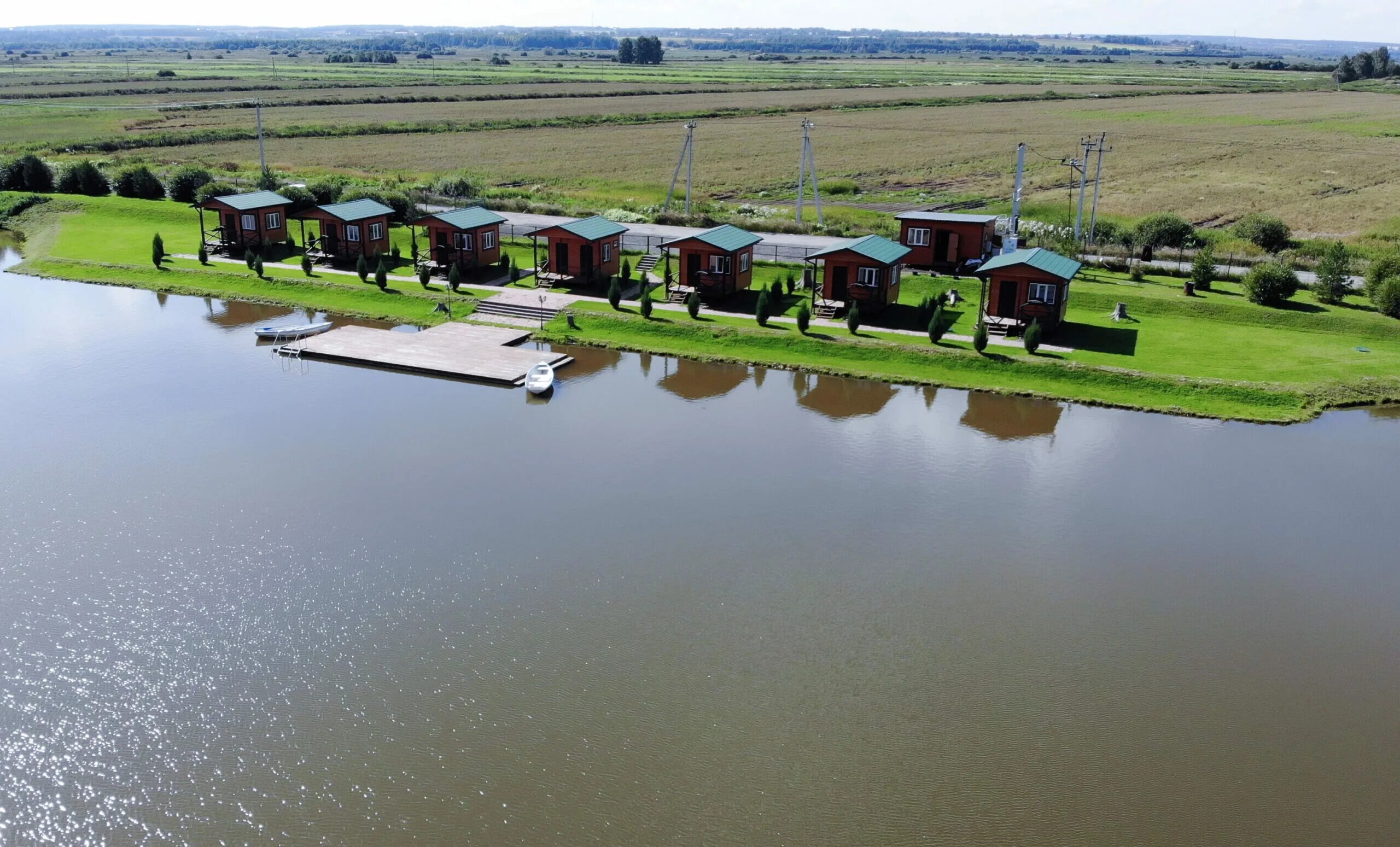 Фиш плейс дмитров фото. Ecopark with fish lake. Экопарк fish place. Охлажденная рыба в ассортименте. Fish place.