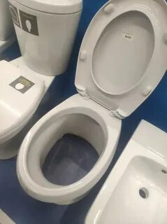 Унитаз с полочкой