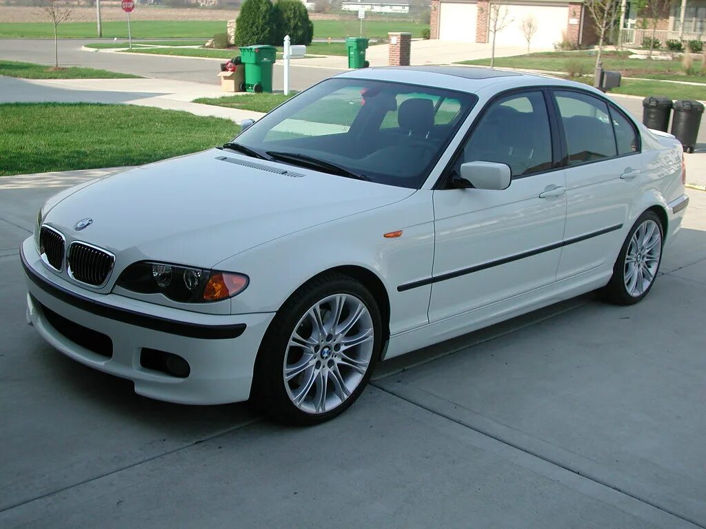 Е46 330. BMW e46 330i ZHP. БМВ 3 46 кузов. БМВ 3 е46 330i. BMW 3 2004.