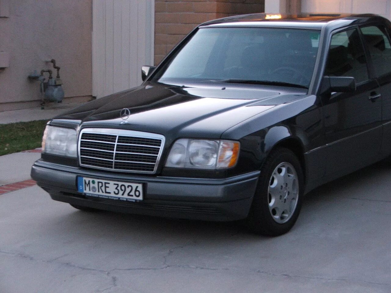Мерседес е280 124 кузов. 220 124. Мерседес 124 e230. Mercedes-benz w124, 1992. 220 124.