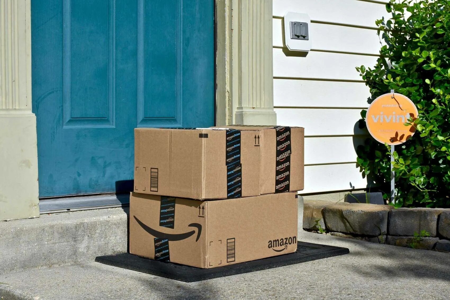 Амазон посылка. Amazon Prime Box. Amazon delivery Box. Посылка Amazon Америка.