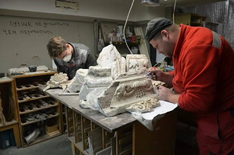 масштабная реставрация. каменный цветок фонтан на вднх до реставрации. масштабная реставрация. масштабная реставрация. вднх реставрация.