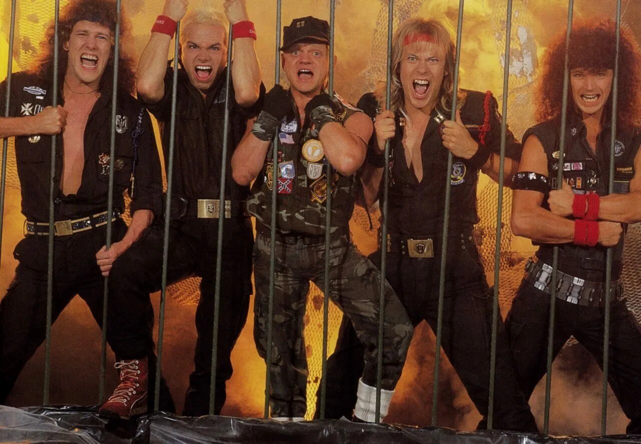 Pass accept. Группа accept. accept 1986. accept солист. accept удо диркшнайдер 1985.