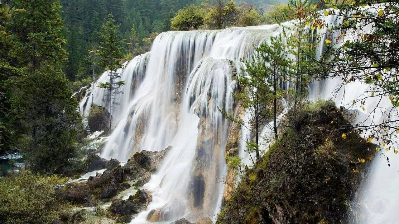 Бурные водопады. Красивые гифы водопада и лебедей. Хайфорс водопад. Красивые водопады. Водопад текелю.