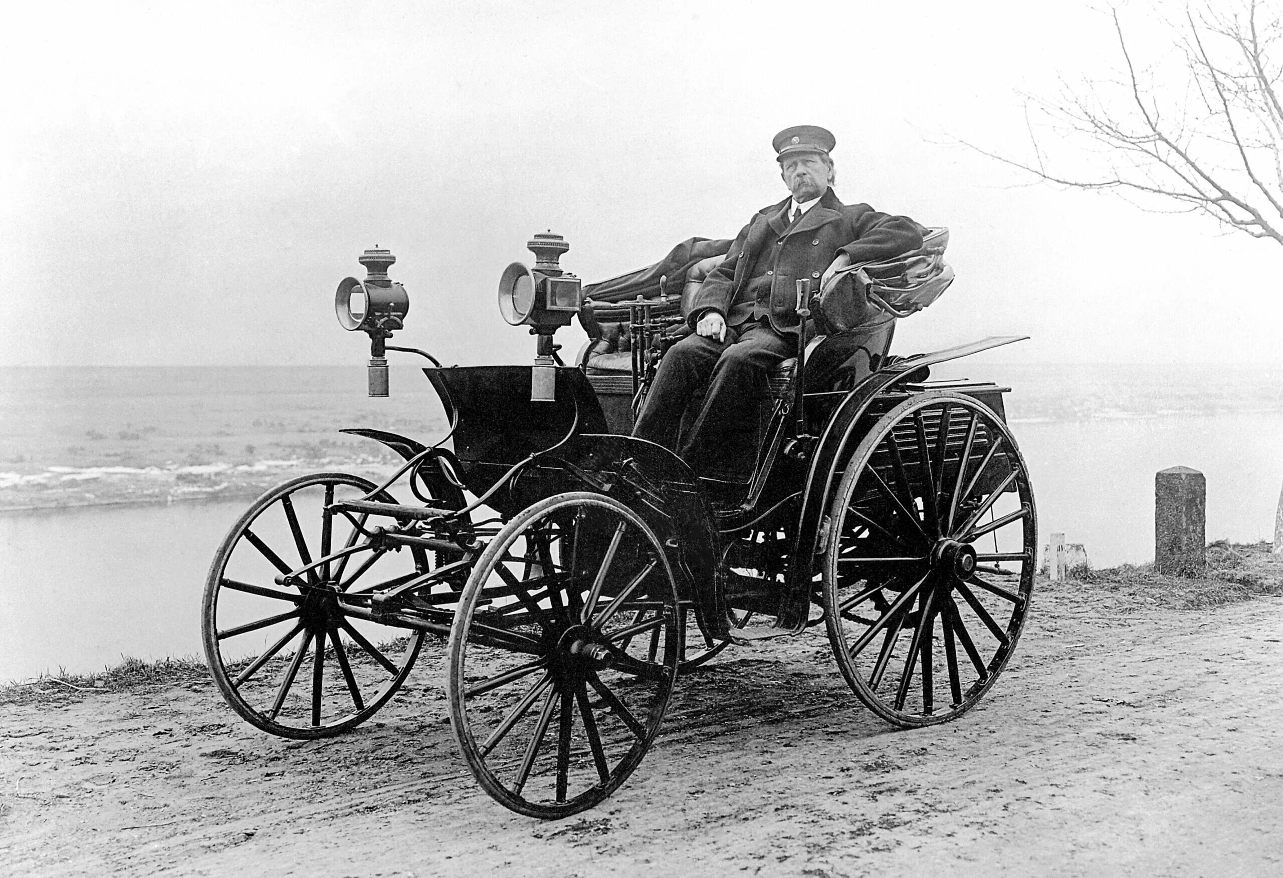 История автомобилей. Панар левассор 1902. Benz patent-motorwagen 1886 года. Benz patent-motorwagen 1886 года. Первая машина.