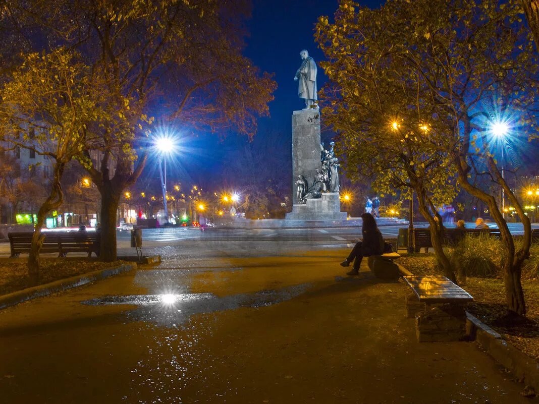 Красивая осень в харькове. Красивая осень в харькове. Октябрь на украине. Осенняя набережная. Солнечная осень в городе.