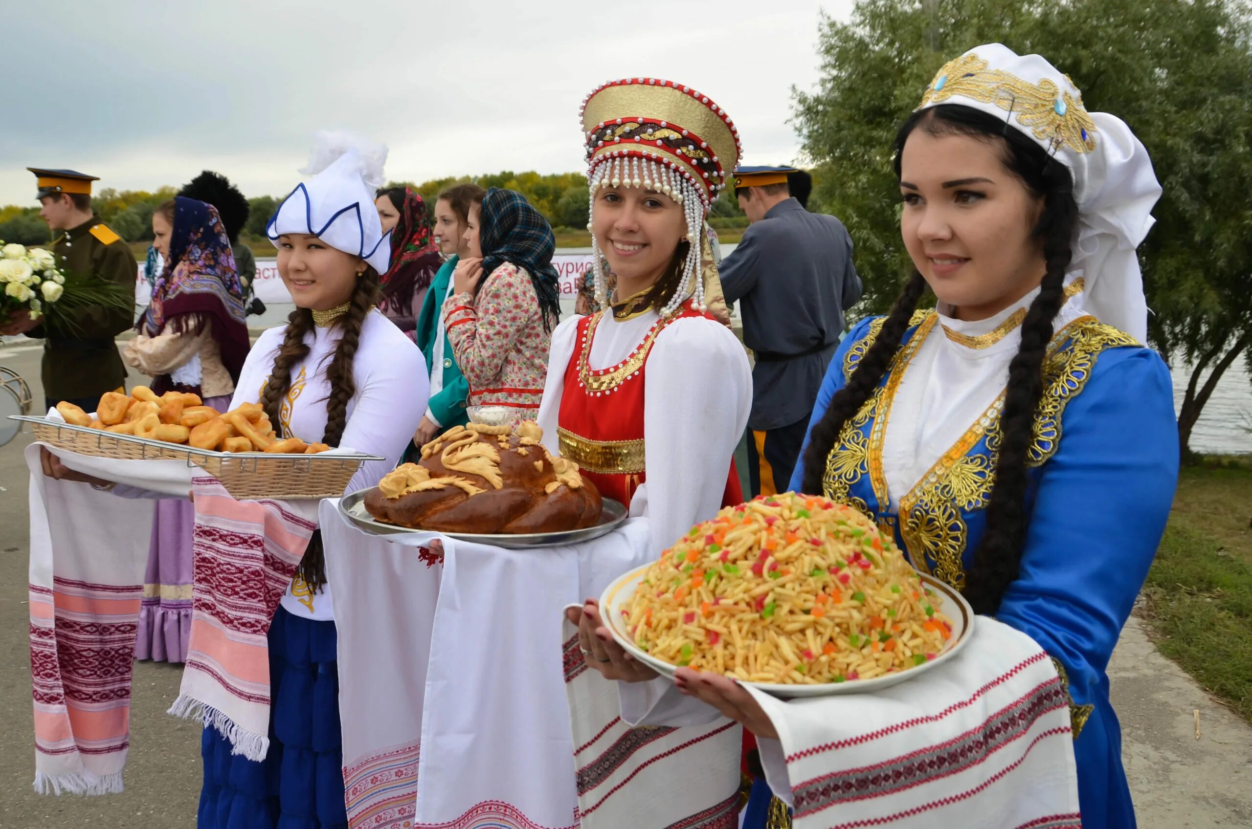 Салом какая национальность